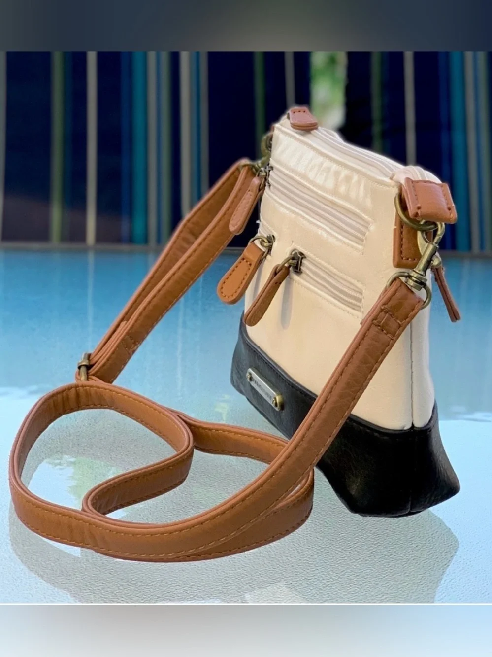 Stone Mountain USA Black and White Bonded Leather Convertible Crossbody Bag
